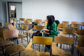 او در کنار فعالیت حرفه ای ورزش اش در دانشگاه تهران رشته «تربیت بدنی» میخواند و تلاش میکند هیچ کدام دیگری را تحت الشعاع قرار ندهد. 